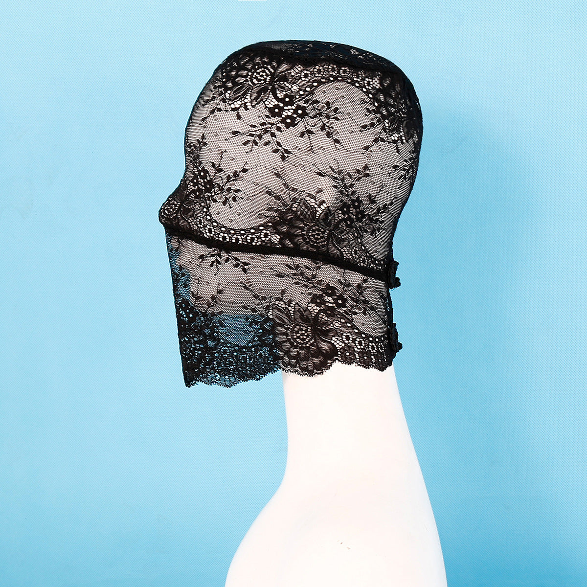 Capucha completa de encaje negro